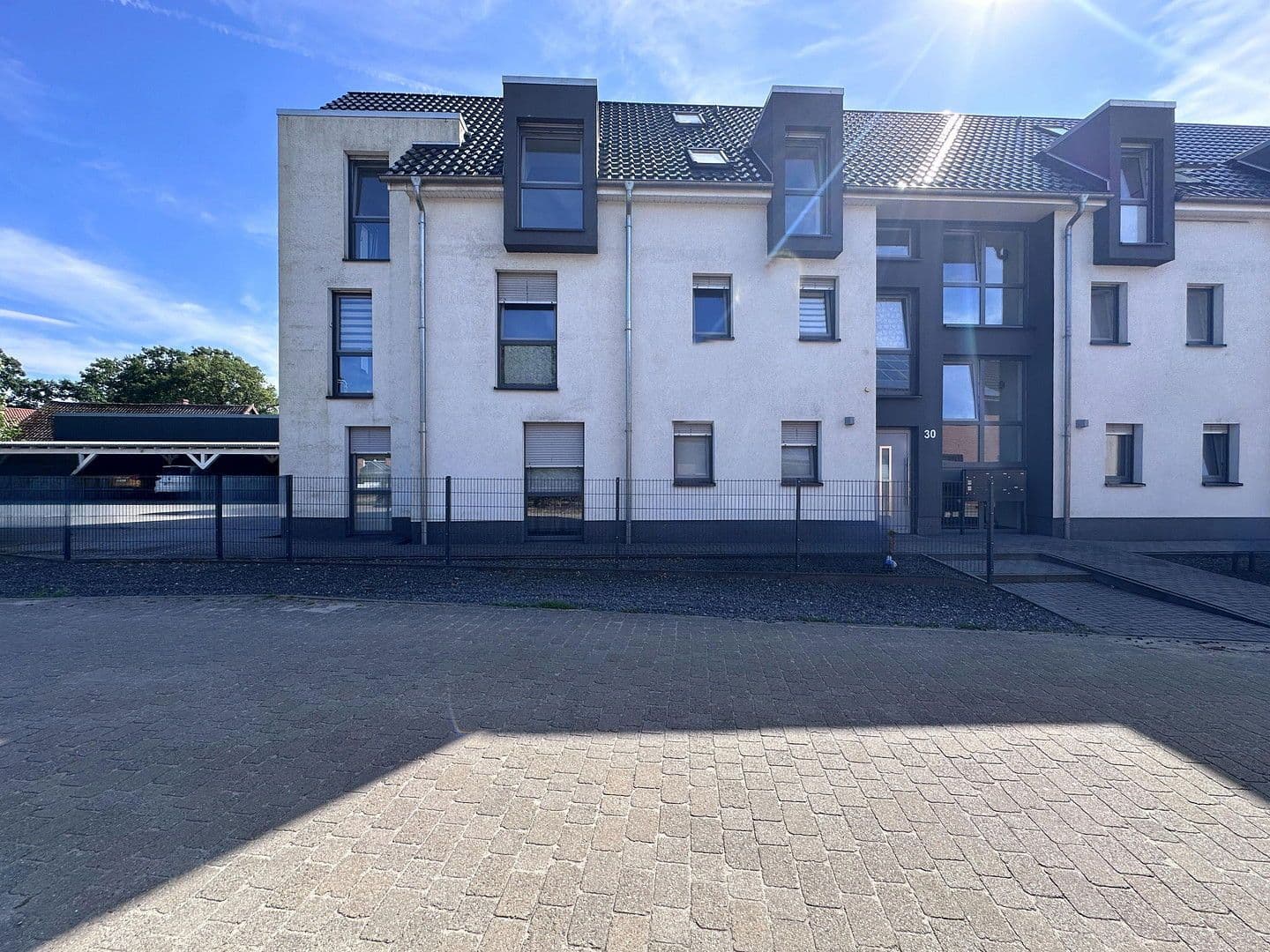 Prenájom bytu 4-izbový 111 m², Sassenburg, Dolné Sasko Prenájom bytu 4-izbový 111 m², Sassenburg, Dolné Sasko