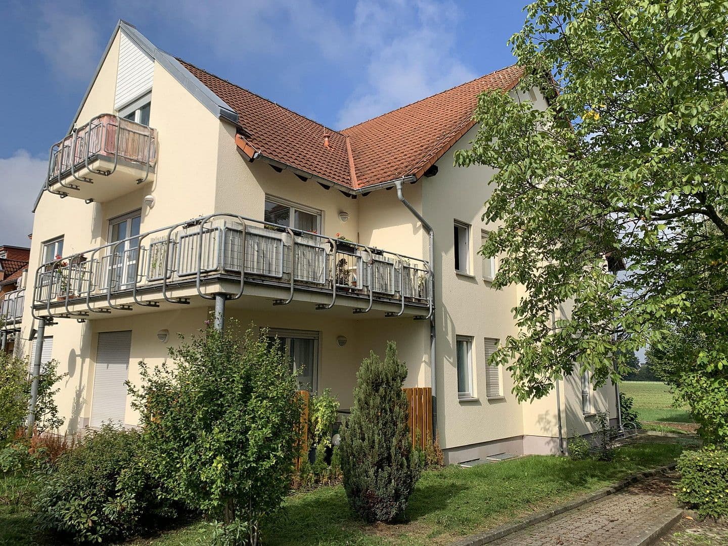 Prenájom bytu 1-izbový 39 m², Johann-Joachim-Kaendler Str. 14, Arnsdorf, Sasko Prenájom bytu 1-izbový 39 m², Johann-Joachim-Kaendler Str. 14, Arnsdorf, Sasko