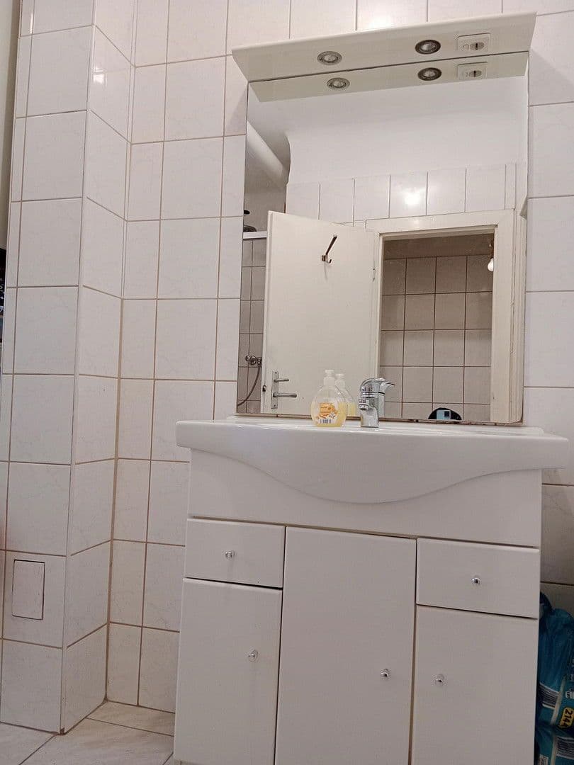 Prenájom bytu 1-izbový 50 m², Reinprechtsdorferstr., Wien, Viedeň Prenájom bytu 1-izbový 50 m², Reinprechtsdorferstr., Wien, Viedeň