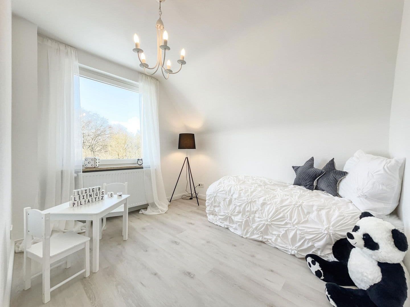 Predaj domu 116 m², pozemek 454 m², Norderstedt, Šlezvicko-Holštajnsko Predaj domu 116 m², pozemek 454 m², Norderstedt, Šlezvicko-Holštajnsko