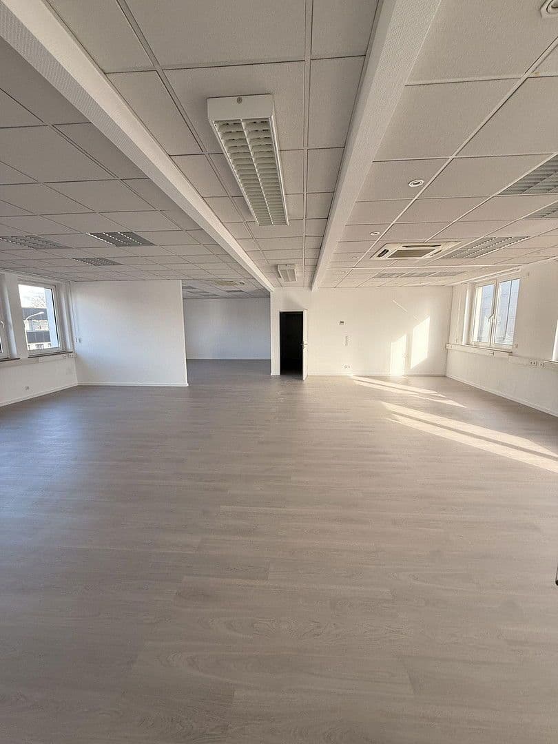 Prenájom kancelárie 462 m², Otto-Hahn-Straße 55, Bad Salzuflen, Severné Porýnie - Westfálsko Prenájom kancelárie 462 m², Otto-Hahn-Straße 55, Bad Salzuflen, Severné Porýnie - Westfálsko