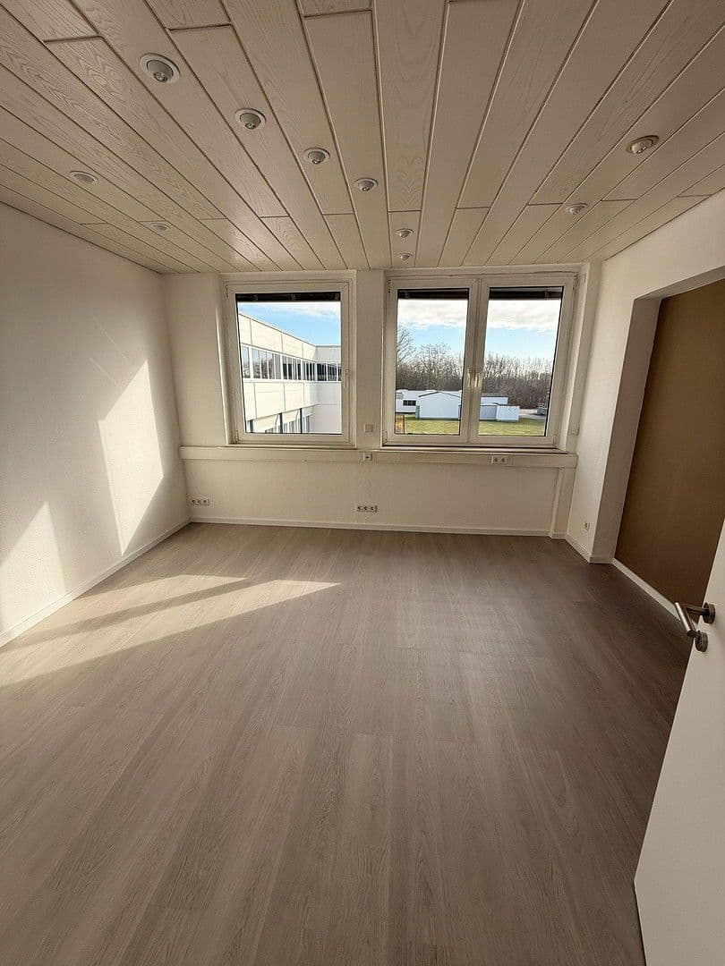 Prenájom kancelárie 462 m², Otto-Hahn-Straße 55, Bad Salzuflen, Severné Porýnie - Westfálsko Prenájom kancelárie 462 m², Otto-Hahn-Straße 55, Bad Salzuflen, Severné Porýnie - Westfálsko
