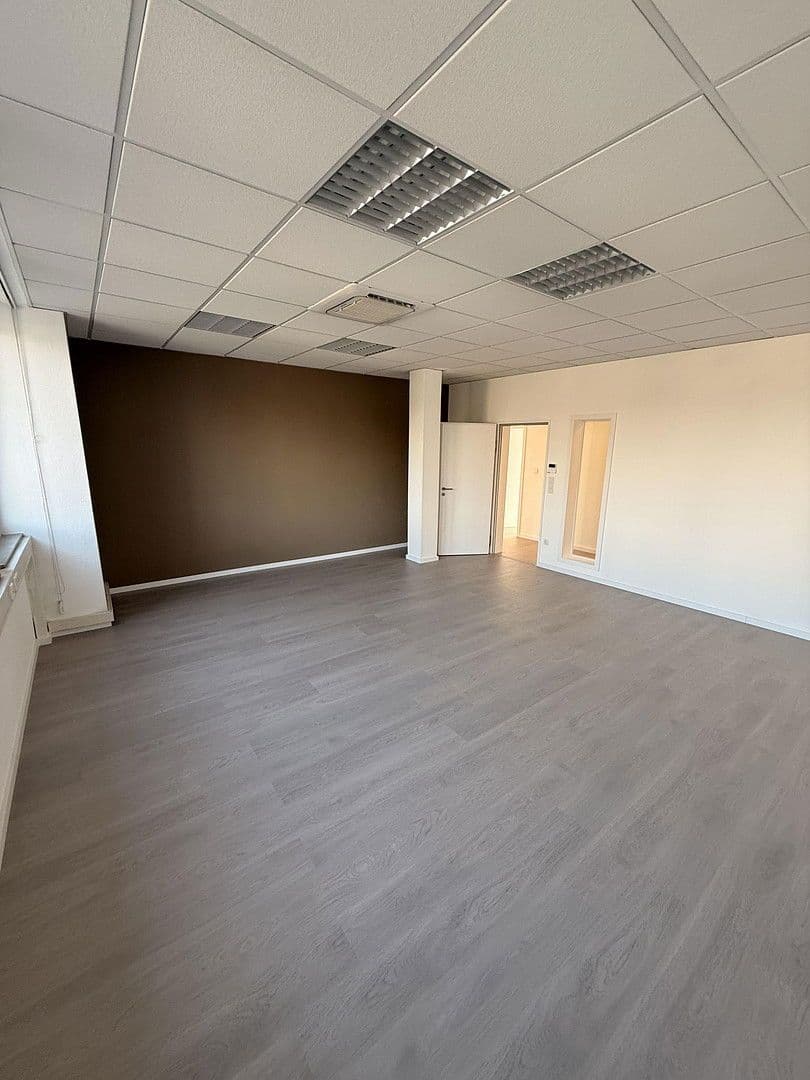 Prenájom kancelárie 462 m², Otto-Hahn-Straße 55, Bad Salzuflen, Severné Porýnie - Westfálsko Prenájom kancelárie 462 m², Otto-Hahn-Straße 55, Bad Salzuflen, Severné Porýnie - Westfálsko