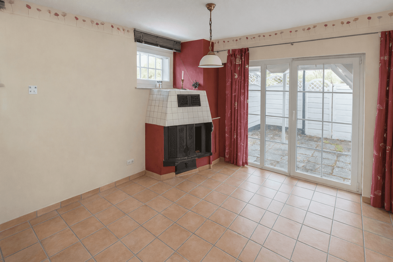 Predaj domu 150 m², pozemek 1.904 m², Drochtersen, Dolné Sasko Predaj domu 150 m², pozemek 1.904 m², Drochtersen, Dolné Sasko