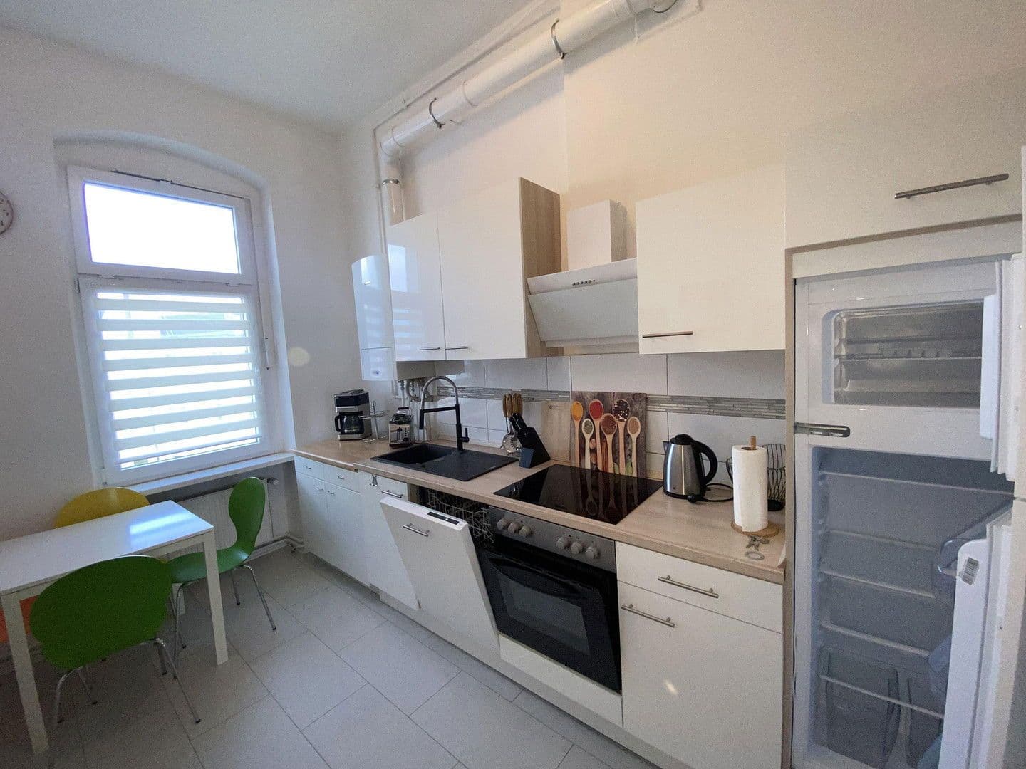 Prenájom bytu 3-izbový 90 m², Körnerstrasse 47, Berlin, Berlín Prenájom bytu 3-izbový 90 m², Körnerstrasse 47, Berlin, Berlín