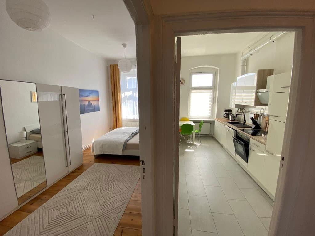 Prenájom bytu 3-izbový 90 m², Körnerstrasse 47, Berlin, Berlín Prenájom bytu 3-izbový 90 m², Körnerstrasse 47, Berlin, Berlín