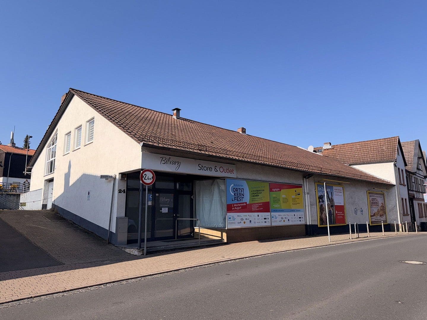 Prenájom nebytového priestoru 413 m², Darmstädter Straße 24, Roßdorf, Hesensko Prenájom nebytového priestoru 413 m², Darmstädter Straße 24, Roßdorf, Hesensko