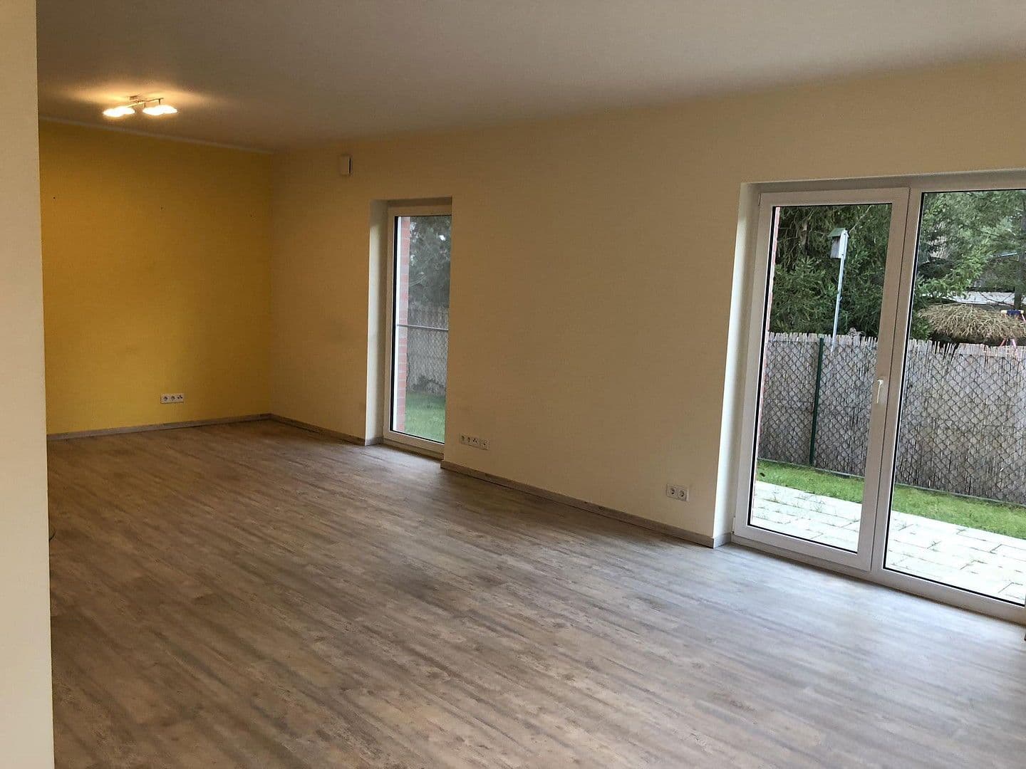 Prenájom domu 130 m², pozemek 600 m², Thälmannstr. 37, Wandlitz, Brandenbursko Prenájom domu 130 m², pozemek 600 m², Thälmannstr. 37, Wandlitz, Brandenbursko