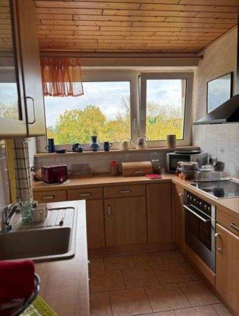 Prenájom bytu 4-izbový 88 m², Tegeler Plate 15, Bremen, Brémy Prenájom bytu 4-izbový 88 m², Tegeler Plate 15, Bremen, Brémy