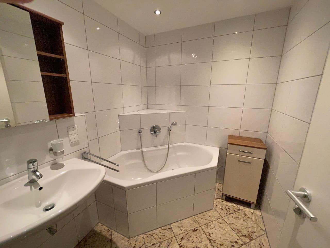 Prenájom bytu 3-izbový 108 m², Hattersheim am Main, Hesensko Prenájom bytu 3-izbový 108 m², Hattersheim am Main, Hesensko