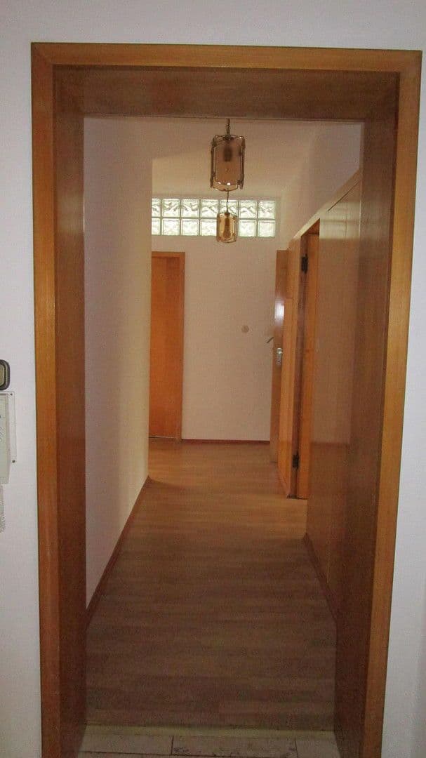 Prenájom bytu 5-izbový 140 m², Eschenweg, Koblenz, Porýnie-Falcko Prenájom bytu 5-izbový 140 m², Eschenweg, Koblenz, Porýnie-Falcko