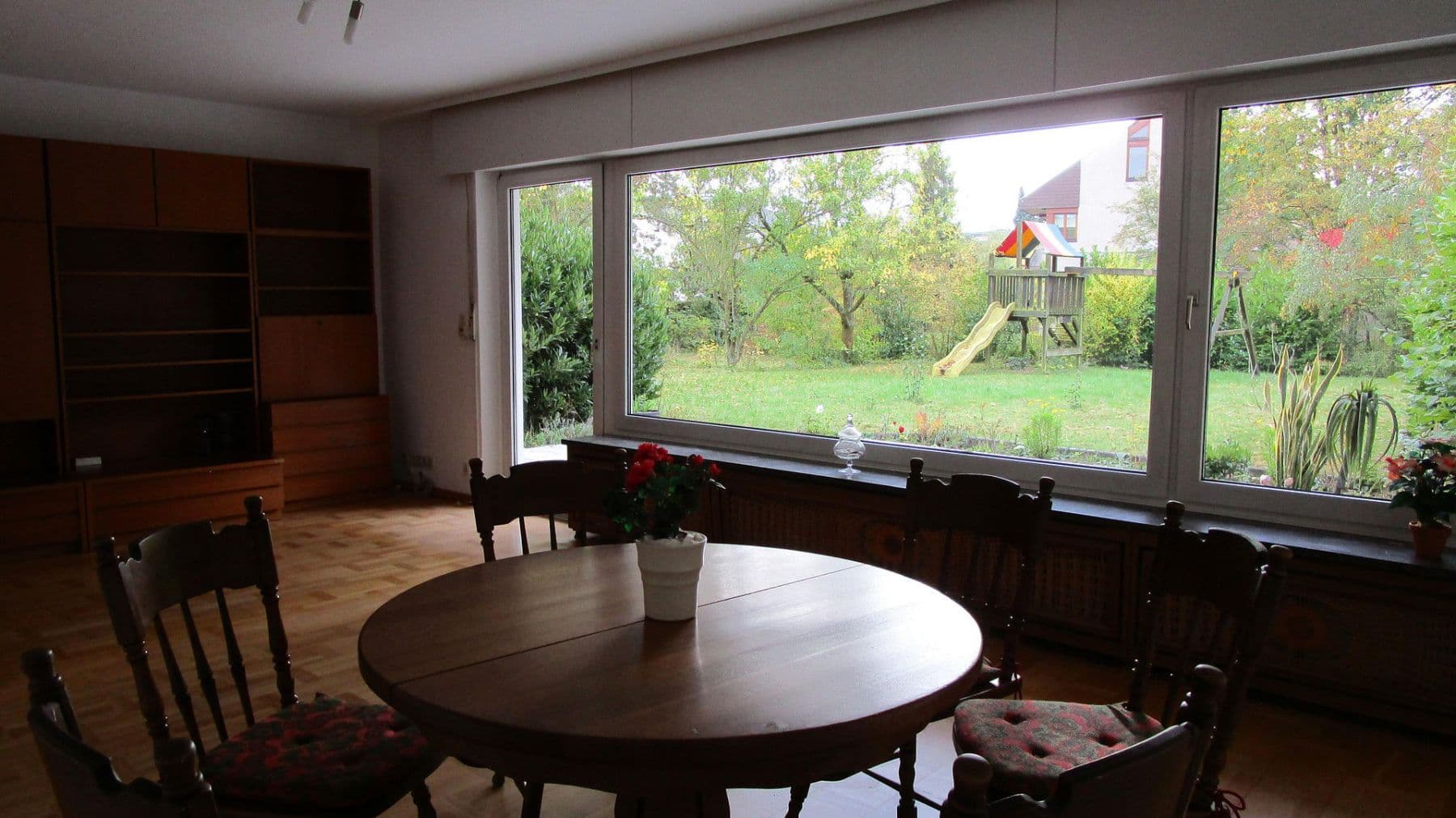 Prenájom bytu 5-izbový 140 m², Eschenweg, Koblenz, Porýnie-Falcko Prenájom bytu 5-izbový 140 m², Eschenweg, Koblenz, Porýnie-Falcko