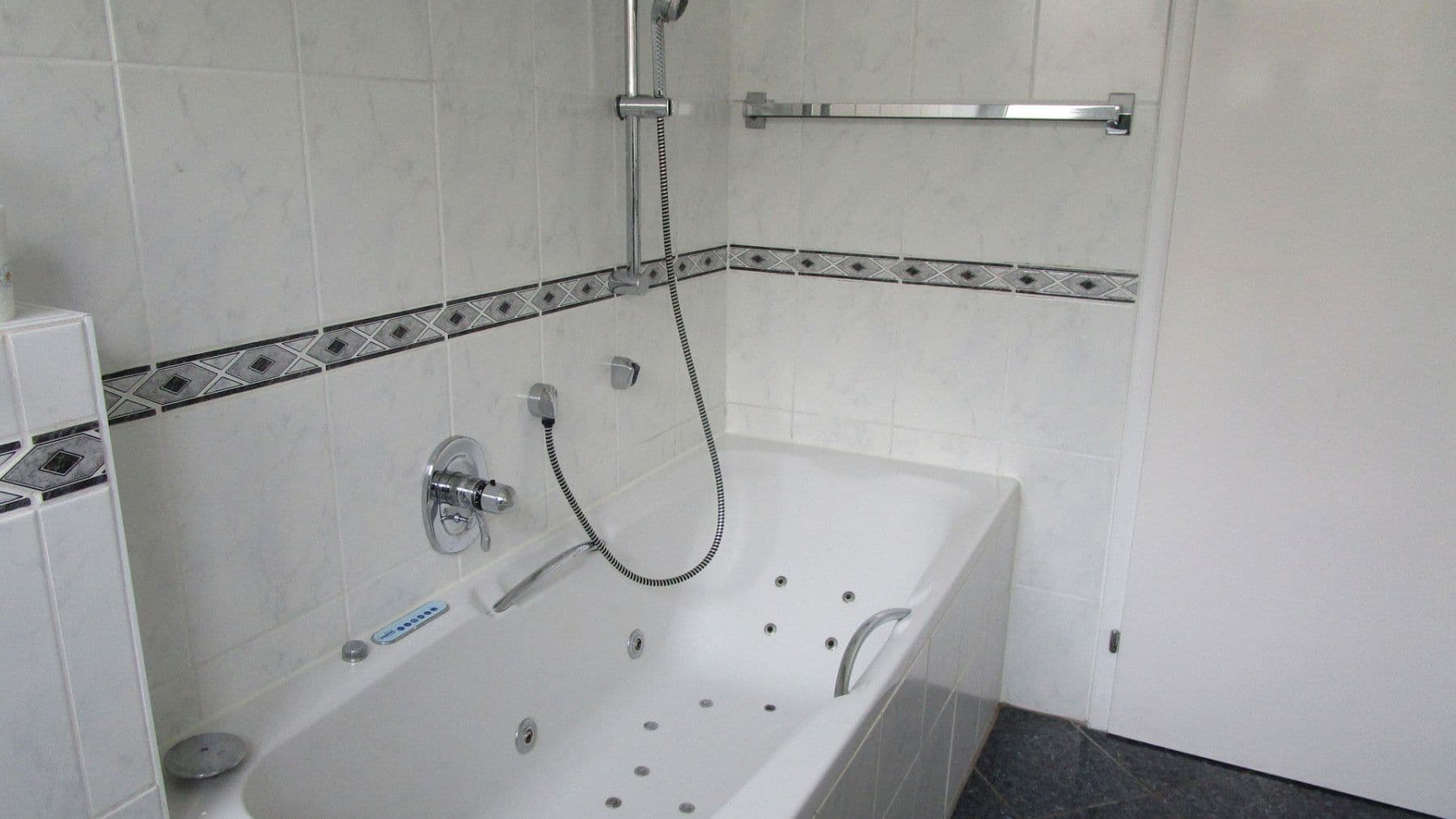 Prenájom bytu 5-izbový 140 m², Eschenweg, Koblenz, Porýnie-Falcko Prenájom bytu 5-izbový 140 m², Eschenweg, Koblenz, Porýnie-Falcko