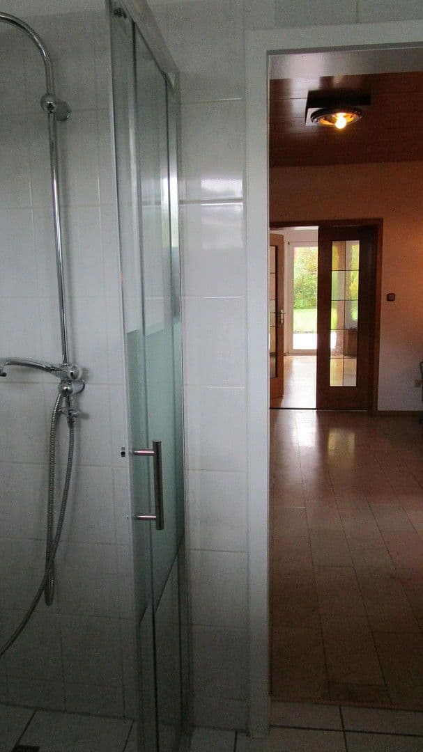 Prenájom bytu 5-izbový 140 m², Eschenweg, Koblenz, Porýnie-Falcko Prenájom bytu 5-izbový 140 m², Eschenweg, Koblenz, Porýnie-Falcko