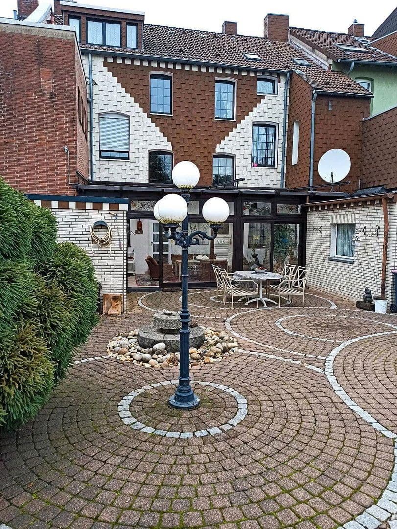 Prenájom bytu 2-izbový 56 m², Hermannstr 12, Neuss, Severné Porýnie - Westfálsko Prenájom bytu 2-izbový 56 m², Hermannstr 12, Neuss, Severné Porýnie - Westfálsko