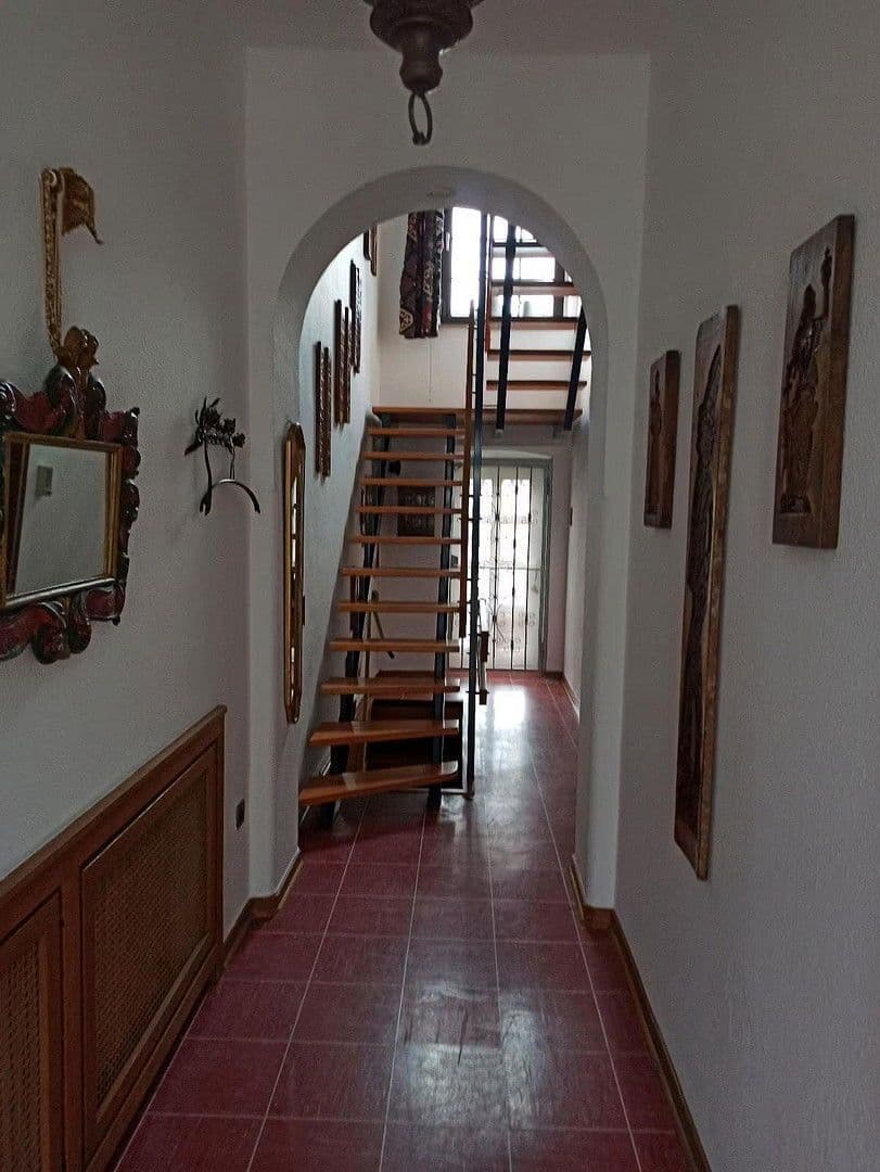 Prenájom bytu 2-izbový 56 m², Hermannstr 12, Neuss, Severné Porýnie - Westfálsko Prenájom bytu 2-izbový 56 m², Hermannstr 12, Neuss, Severné Porýnie - Westfálsko