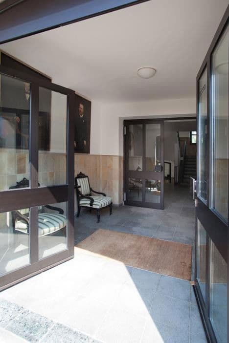 Predaj domu 510 m², pozemek 1.042 m², Neufahrner Straße 33, Rottenburg a. d. Laaber, Bavorsko Predaj domu 510 m², pozemek 1.042 m², Neufahrner Straße 33, Rottenburg a. d. Laaber, Bavorsko