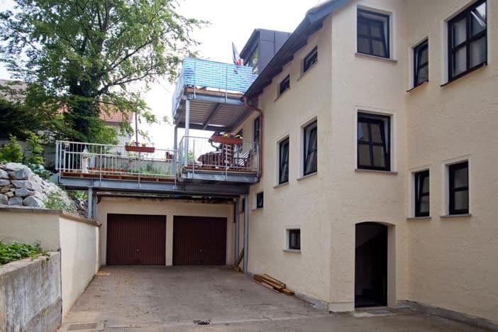 Predaj domu 510 m², pozemek 1.042 m², Neufahrner Straße 33, Rottenburg a. d. Laaber, Bavorsko Predaj domu 510 m², pozemek 1.042 m², Neufahrner Straße 33, Rottenburg a. d. Laaber, Bavorsko