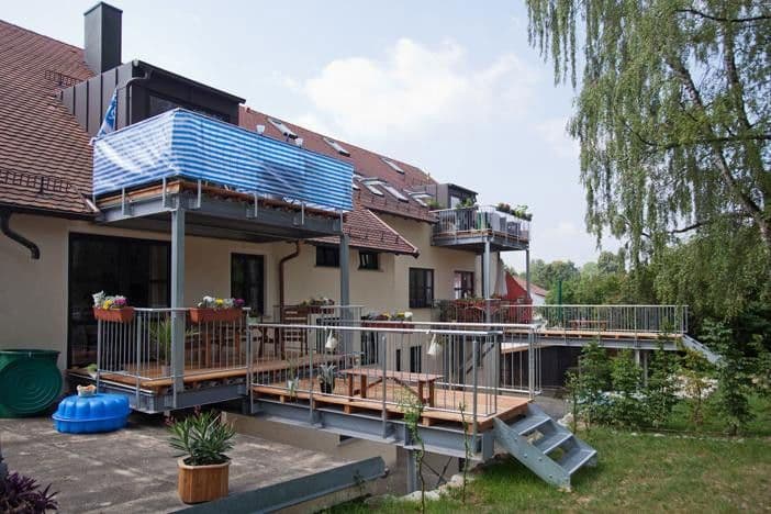 Predaj domu 510 m², pozemek 1.042 m², Neufahrner Straße 33, Rottenburg a. d. Laaber, Bavorsko Predaj domu 510 m², pozemek 1.042 m², Neufahrner Straße 33, Rottenburg a. d. Laaber, Bavorsko