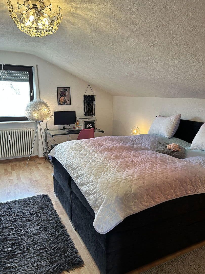 Predaj bytu 3-izbový 94 m², Saarbrücken, Sársko Predaj bytu 3-izbový 94 m², Saarbrücken, Sársko