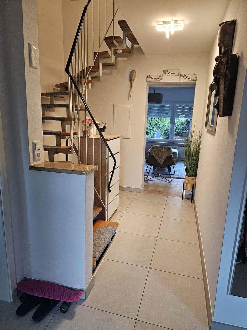 Prenájom domu 144 m², pozemek 200 m², Emmering, Bavorsko Prenájom domu 144 m², pozemek 200 m², Emmering, Bavorsko