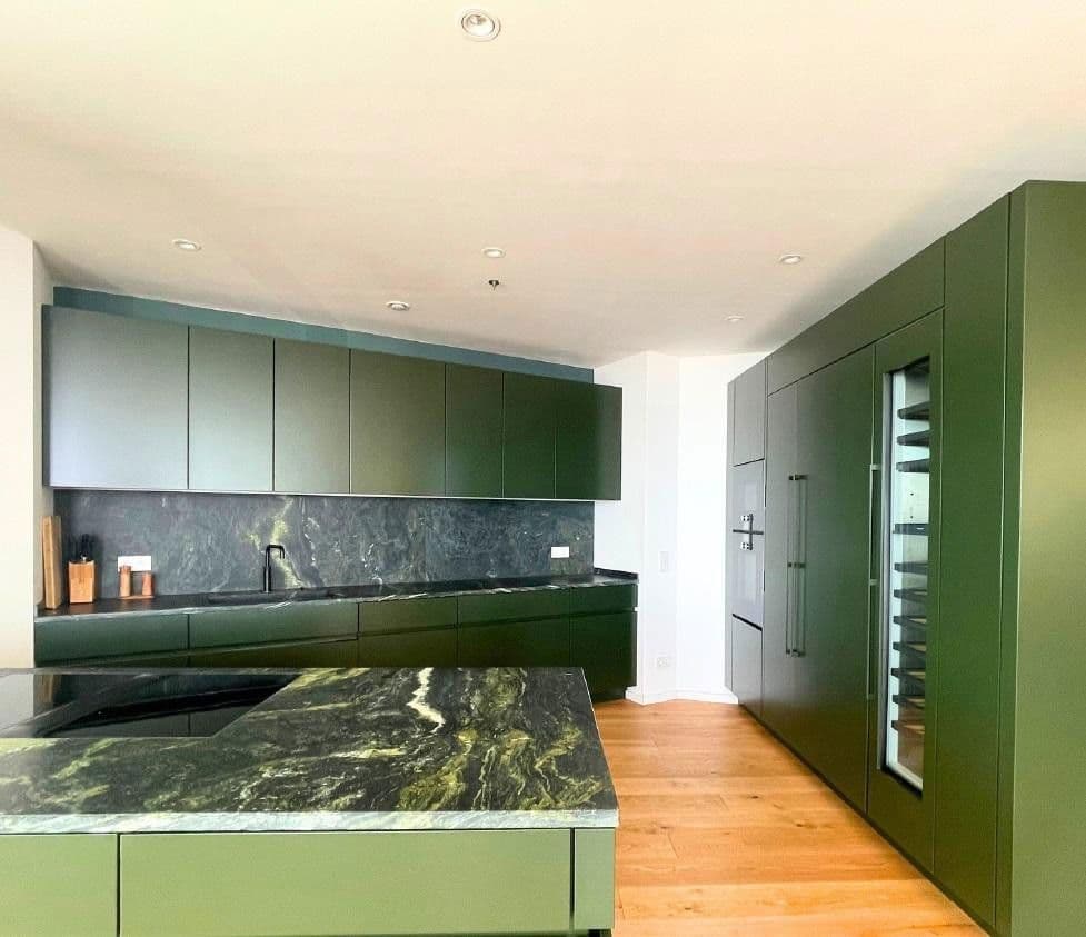 Prenájom bytu 4-izbový 184 m², Europa-Allee 2, Frankfurt am Main, Hesensko Prenájom bytu 4-izbový 184 m², Europa-Allee 2, Frankfurt am Main, Hesensko