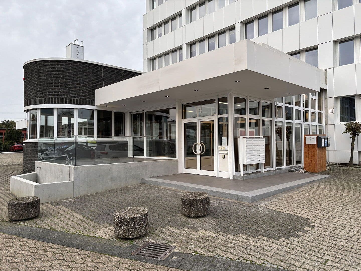 Prenájom kancelárie 600 m², Moselstr. 14, Neuss, Severné Porýnie - Westfálsko Prenájom kancelárie 600 m², Moselstr. 14, Neuss, Severné Porýnie - Westfálsko