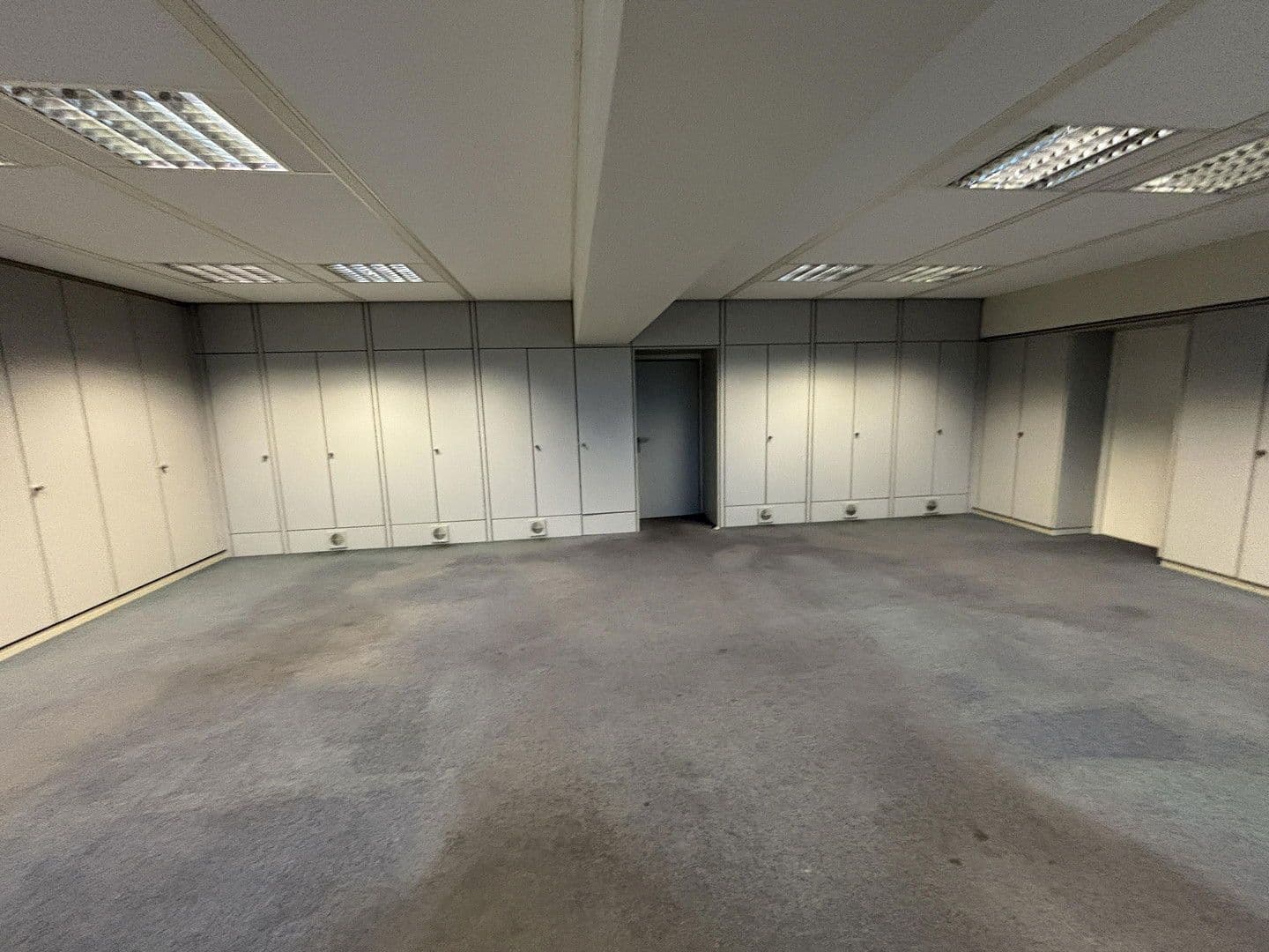 Prenájom kancelárie 600 m², Moselstr. 14, Neuss, Severné Porýnie - Westfálsko Prenájom kancelárie 600 m², Moselstr. 14, Neuss, Severné Porýnie - Westfálsko