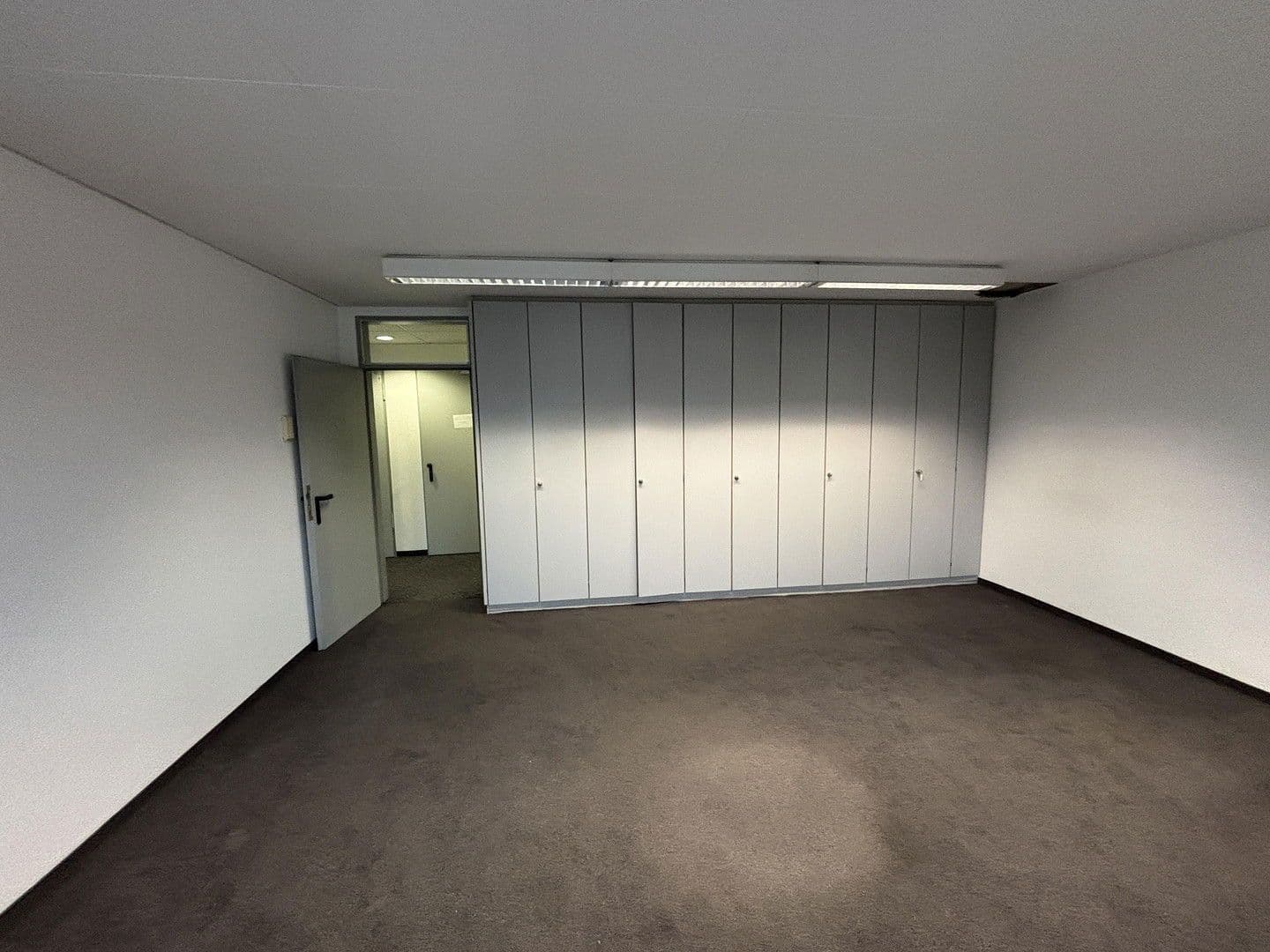 Prenájom kancelárie 600 m², Moselstr. 14, Neuss, Severné Porýnie - Westfálsko Prenájom kancelárie 600 m², Moselstr. 14, Neuss, Severné Porýnie - Westfálsko