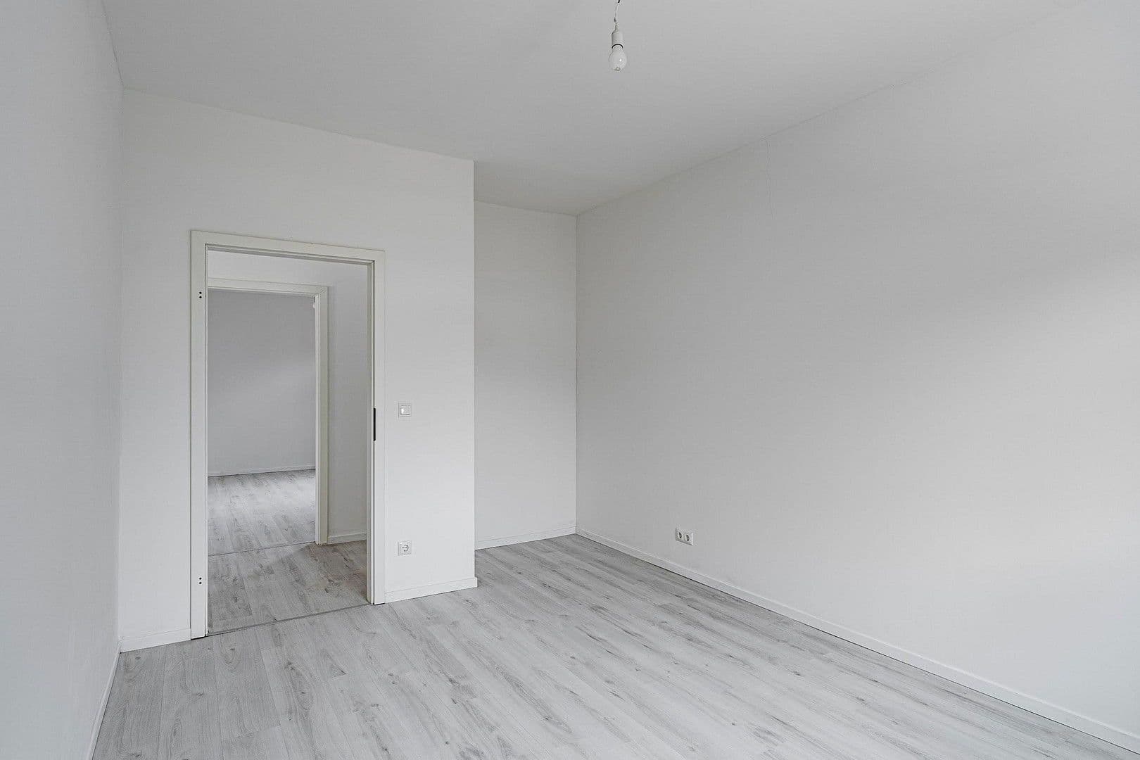 Predaj domu 101 m², pozemek 576 m², Grünbergallee 30, Berlin, Berlín Predaj domu 101 m², pozemek 576 m², Grünbergallee 30, Berlin, Berlín