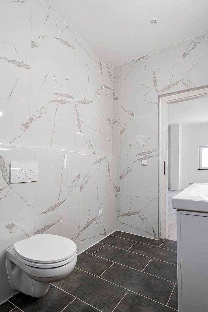 Predaj domu 101 m², pozemek 576 m², Grünbergallee 30, Berlin, Berlín Predaj domu 101 m², pozemek 576 m², Grünbergallee 30, Berlin, Berlín