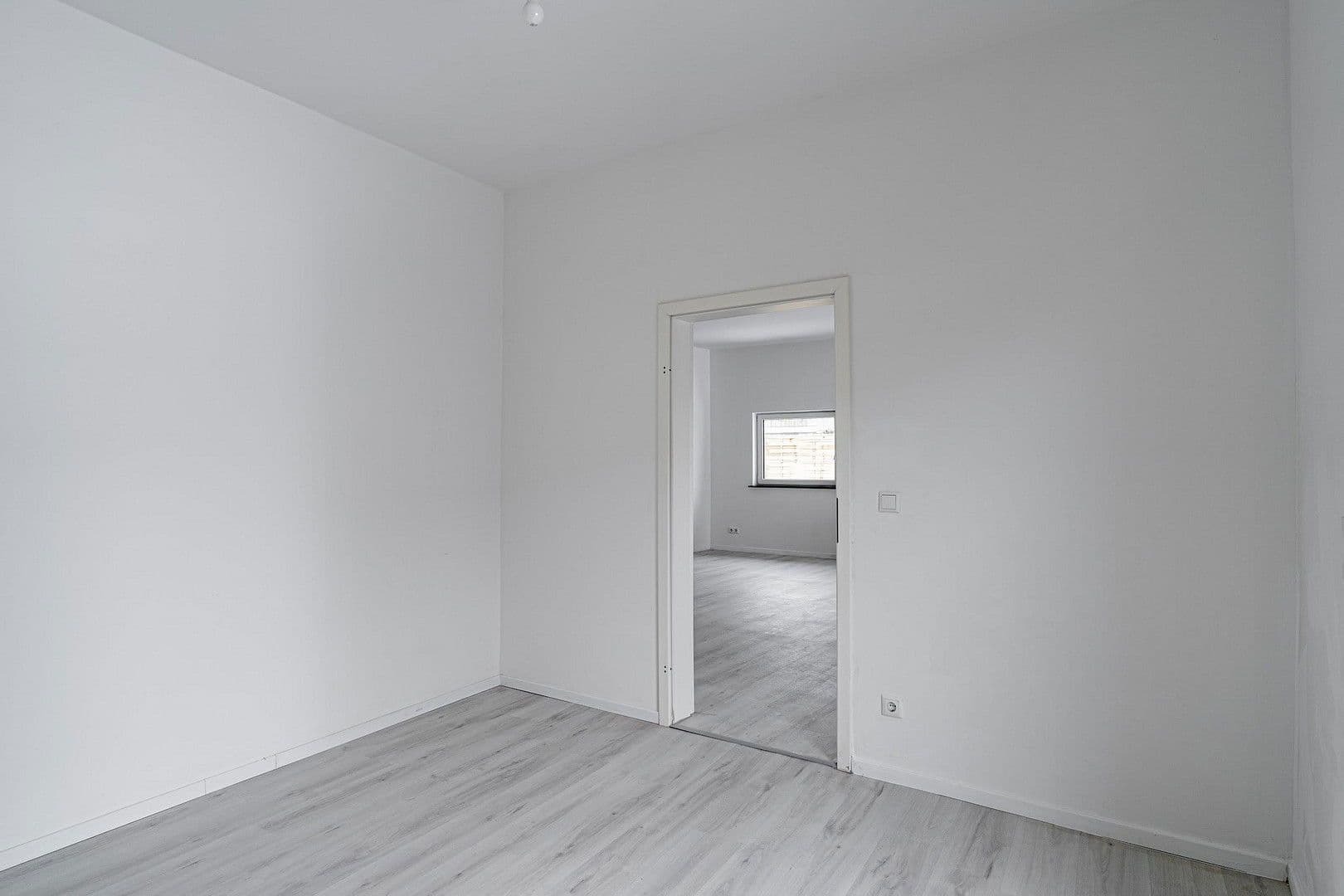 Predaj domu 101 m², pozemek 576 m², Grünbergallee 30, Berlin, Berlín Predaj domu 101 m², pozemek 576 m², Grünbergallee 30, Berlin, Berlín