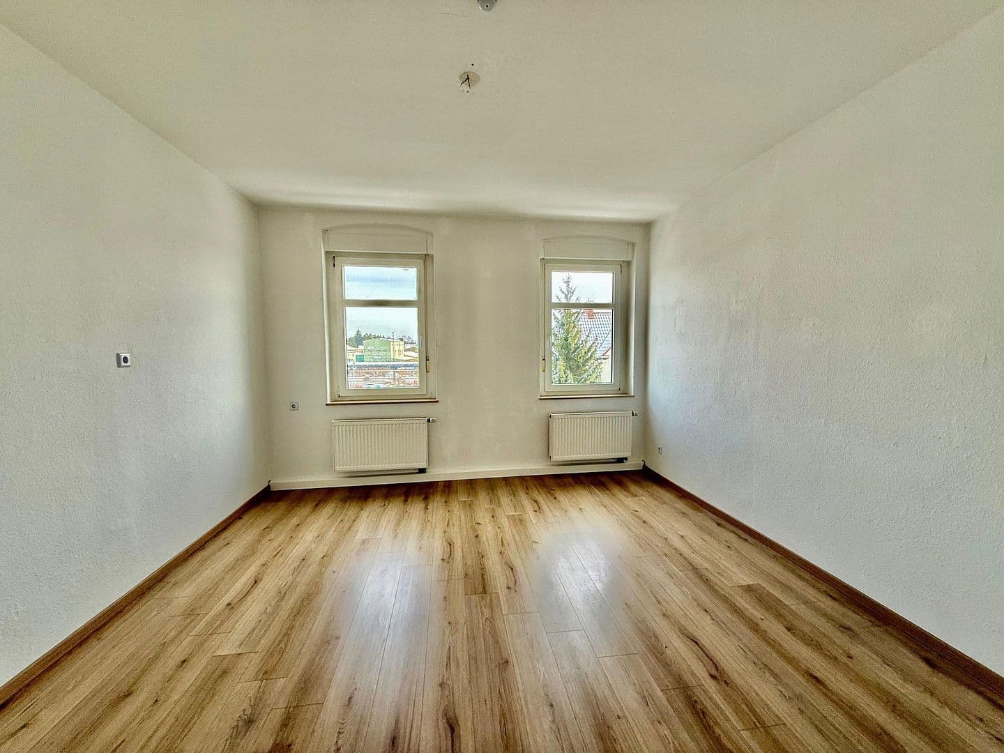 Predaj domu 305 m², pozemek 558 m², Delitzsch, Sasko Predaj domu 305 m², pozemek 558 m², Delitzsch, Sasko