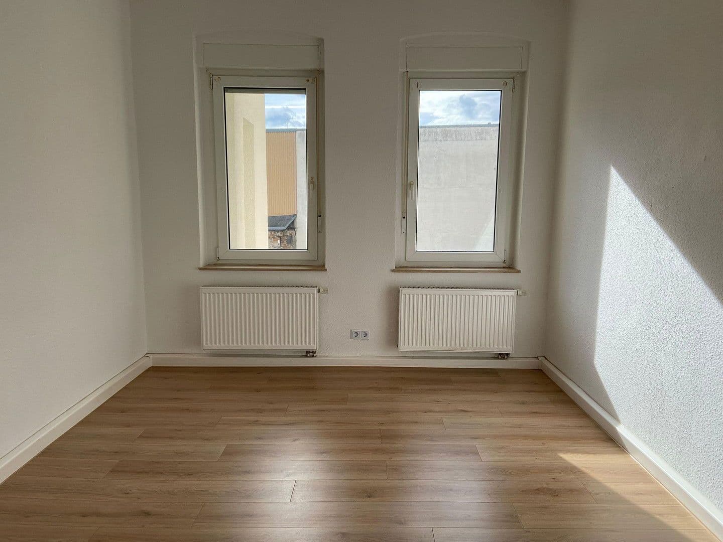 Predaj domu 305 m², pozemek 558 m², Delitzsch, Sasko Predaj domu 305 m², pozemek 558 m², Delitzsch, Sasko