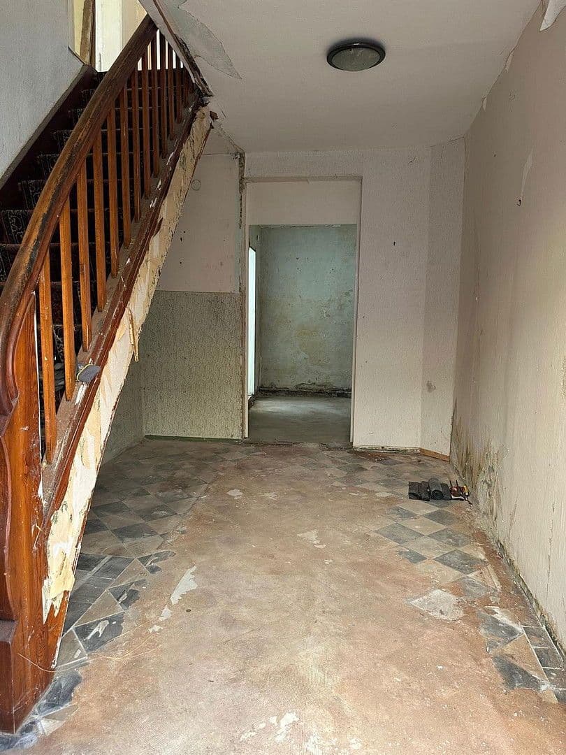 Predaj domu 162 m², pozemek 210 m², Nusslocher Str. 7, Leimen, Bádensko-Wurttembersko Predaj domu 162 m², pozemek 210 m², Nusslocher Str. 7, Leimen, Bádensko-Wurttembersko