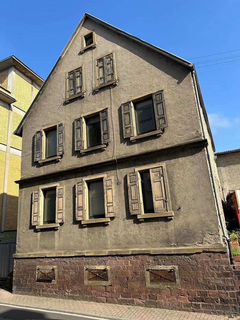 Predaj domu 162 m², pozemek 210 m², Nusslocher Str. 7, Leimen, Bádensko-Wurttembersko Predaj domu 162 m², pozemek 210 m², Nusslocher Str. 7, Leimen, Bádensko-Wurttembersko