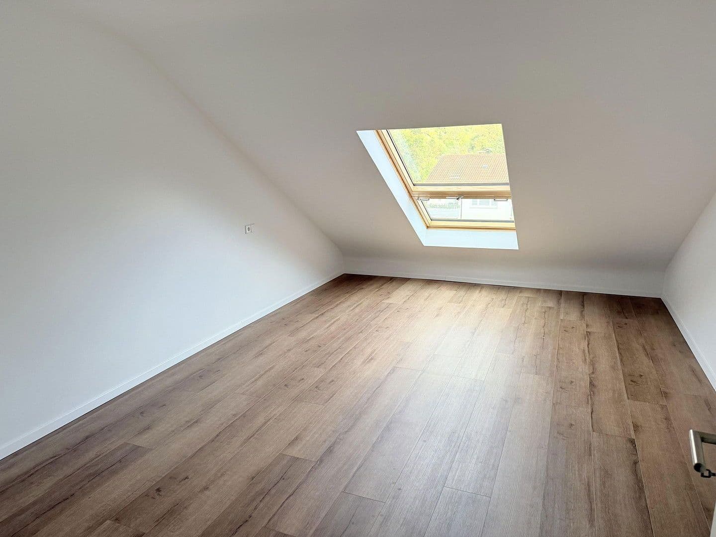 Prenájom bytu 2-izbový 60 m², Brandenburger Str. 2, Esslingen am Neckar, Bádensko-Wurttembersko Prenájom bytu 2-izbový 60 m², Brandenburger Str. 2, Esslingen am Neckar, Bádensko-Wurttembersko