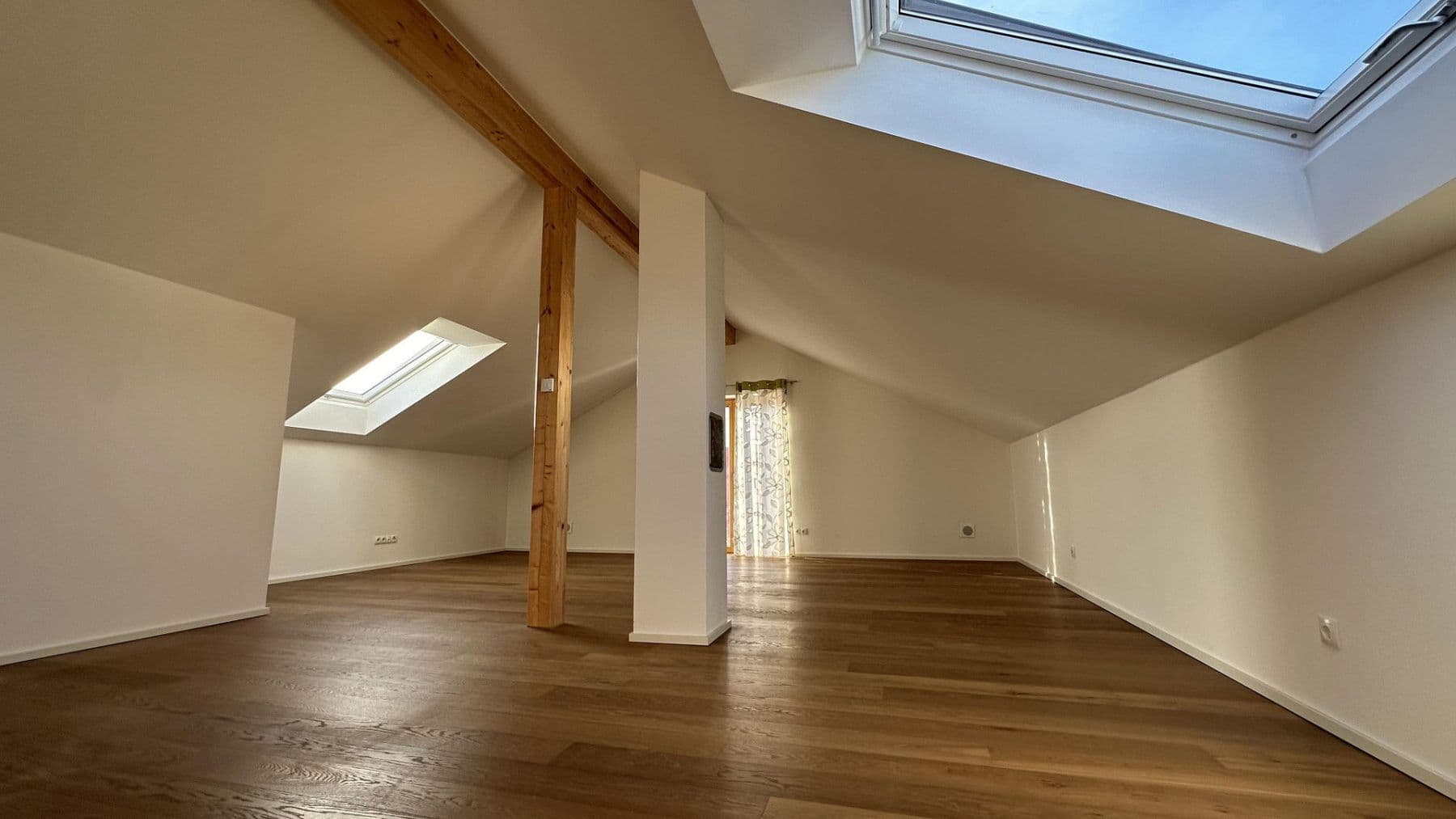 Predaj domu 220 m², pozemek 490 m², Velden, Bavorsko Predaj domu 220 m², pozemek 490 m², Velden, Bavorsko