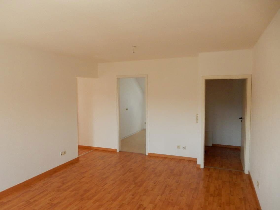 Prenájom bytu 3-izbový 68 m², Moritzplatz 6c, Naumburg (Saale), Sasko-Anhaltsko Prenájom bytu 3-izbový 68 m², Moritzplatz 6c, Naumburg (Saale), Sasko-Anhaltsko