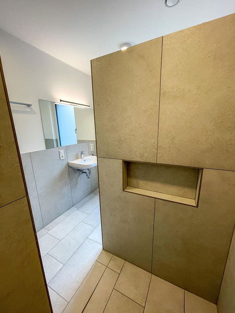 Prenájom bytu 2-izbový 82 m², Piesport, Porýnie-Falcko Prenájom bytu 2-izbový 82 m², Piesport, Porýnie-Falcko