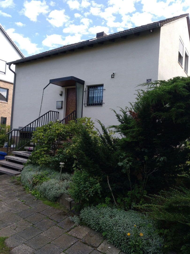 Predaj domu 138 m², pozemek 549 m², Oberursel (Taunus), Hesensko Predaj domu 138 m², pozemek 549 m², Oberursel (Taunus), Hesensko