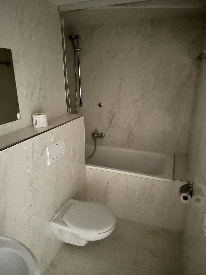 Prenájom bytu 3-izbový 132 m², Freudenstadt, Bádensko-Wurttembersko Prenájom bytu 3-izbový 132 m², Freudenstadt, Bádensko-Wurttembersko