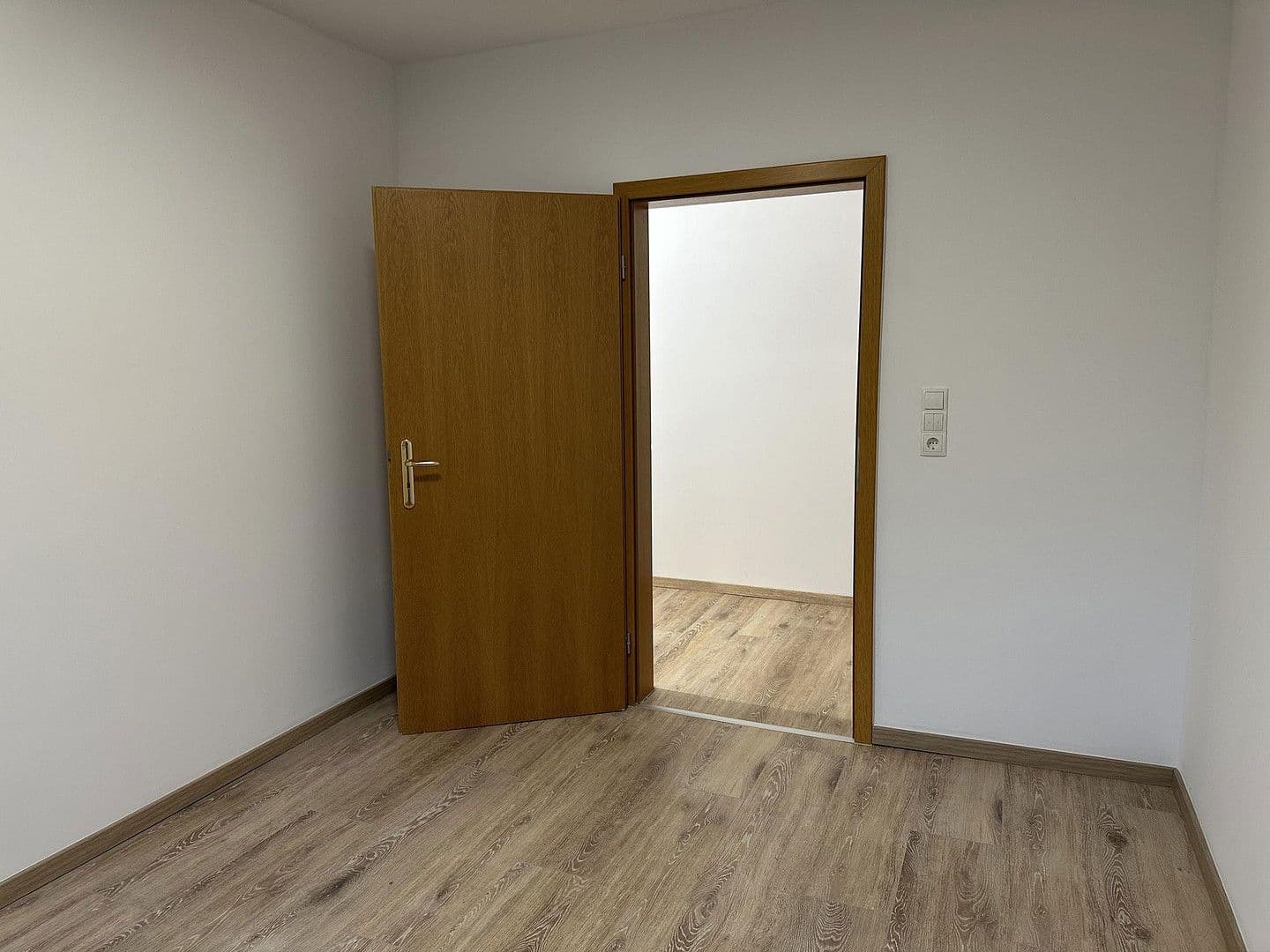 Prenájom bytu 3-izbový 94 m², Badstr. 131, Egloffstein, Bavorsko Prenájom bytu 3-izbový 94 m², Badstr. 131, Egloffstein, Bavorsko