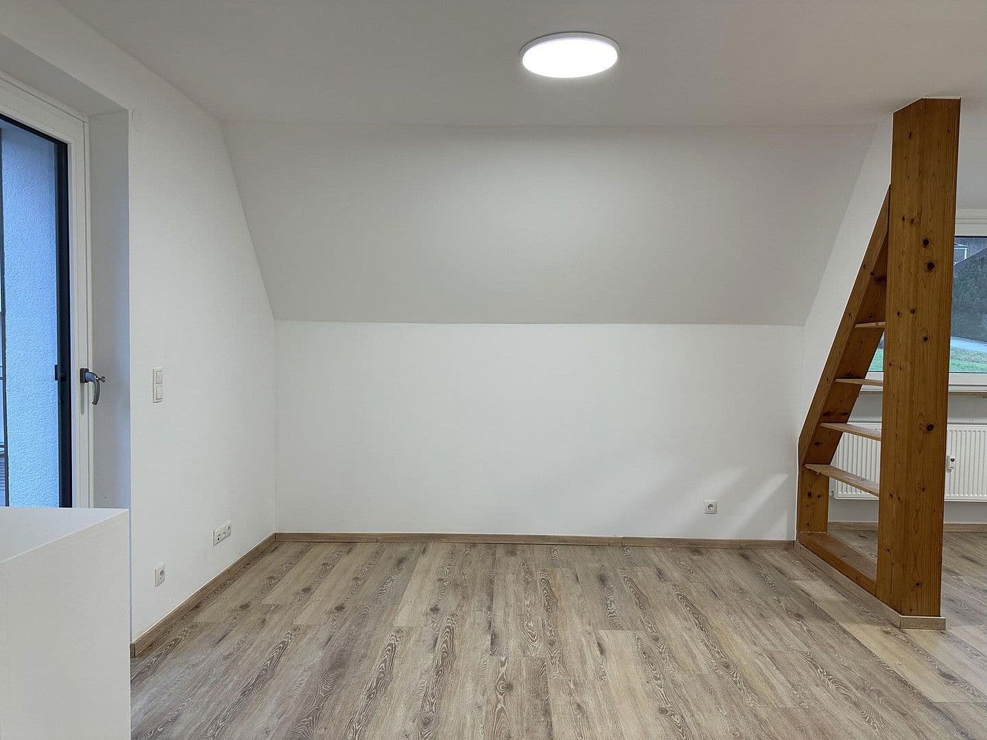 Prenájom bytu 3-izbový 94 m², Badstr. 131, Egloffstein, Bavorsko Prenájom bytu 3-izbový 94 m², Badstr. 131, Egloffstein, Bavorsko