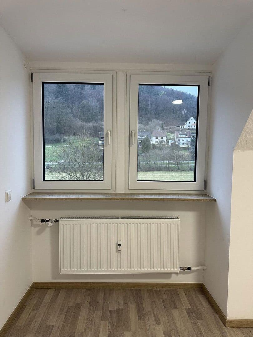 Prenájom bytu 3-izbový 94 m², Badstr. 131, Egloffstein, Bavorsko Prenájom bytu 3-izbový 94 m², Badstr. 131, Egloffstein, Bavorsko