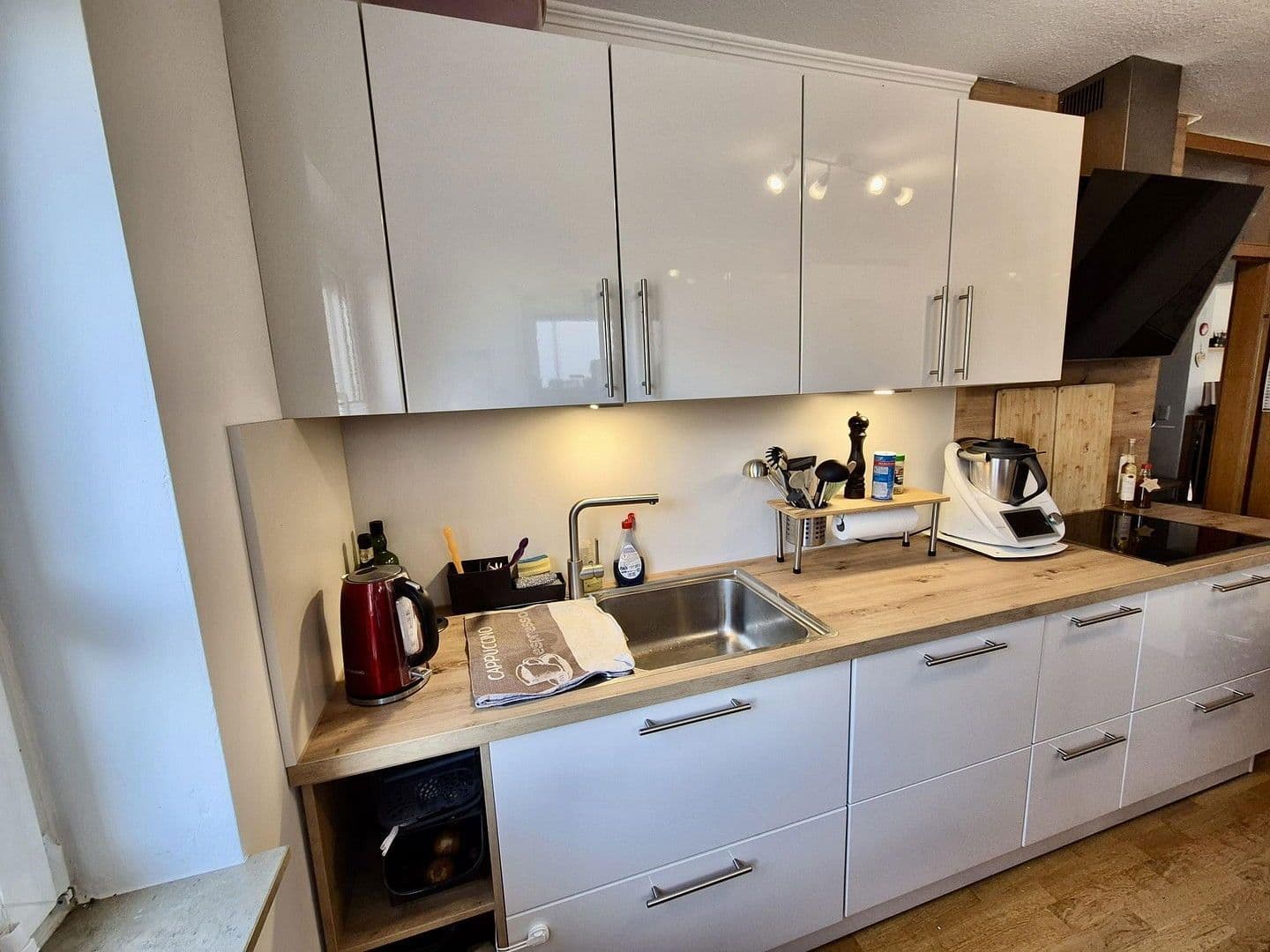 Prenájom bytu 6-izbový 165 m², Karlsruhe, Bádensko-Wurttembersko Prenájom bytu 6-izbový 165 m², Karlsruhe, Bádensko-Wurttembersko