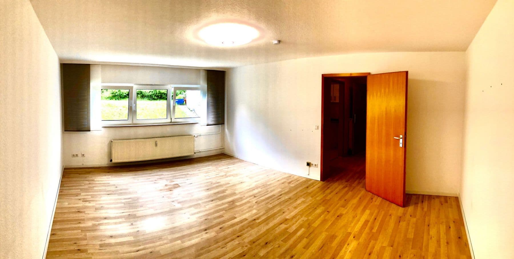 Prenájom bytu 6-izbový 165 m², Karlsruhe, Bádensko-Wurttembersko Prenájom bytu 6-izbový 165 m², Karlsruhe, Bádensko-Wurttembersko