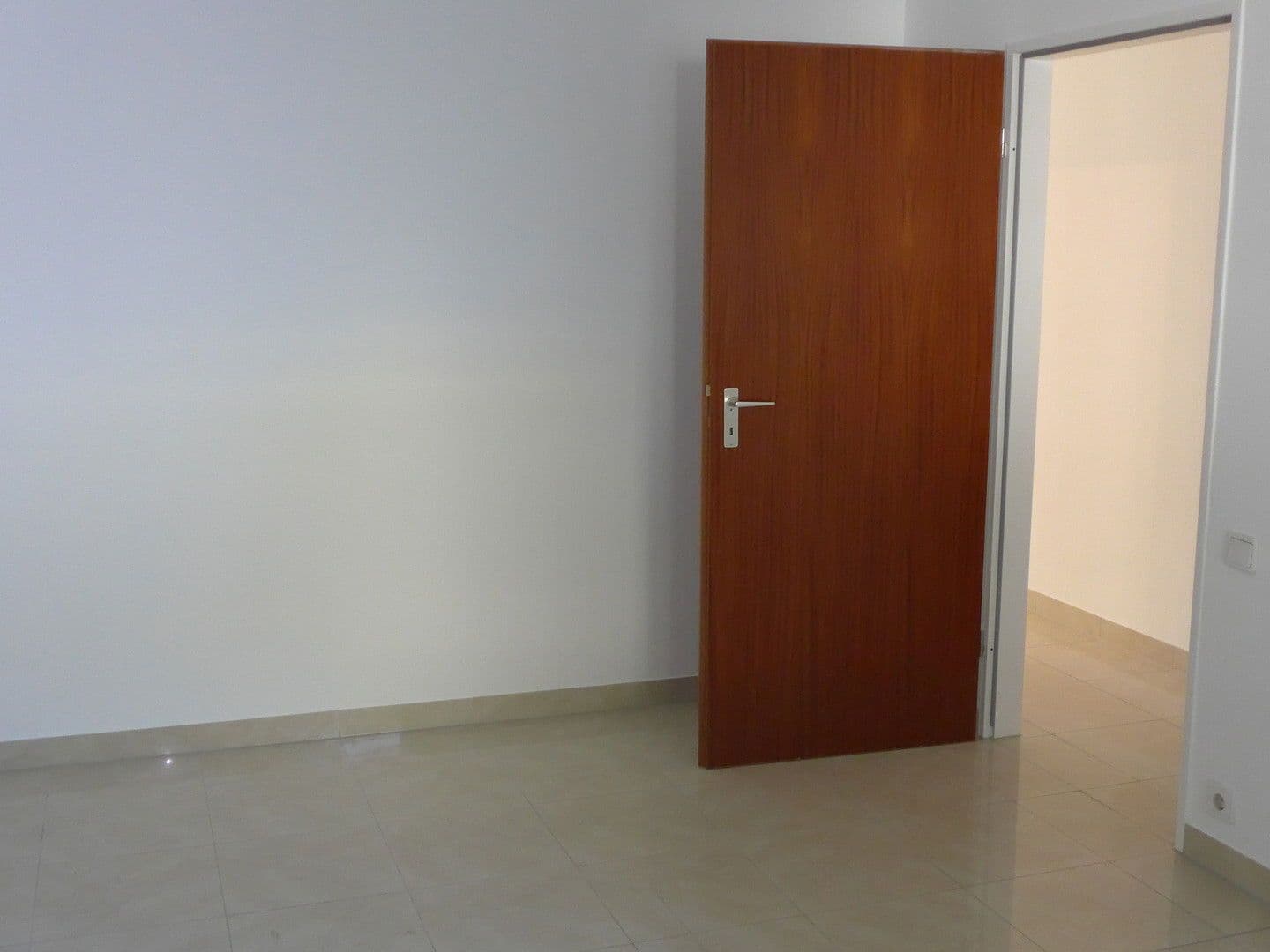 Prenájom bytu 2-izbový 60 m², Düsseldorf, Severné Porýnie - Westfálsko Prenájom bytu 2-izbový 60 m², Düsseldorf, Severné Porýnie - Westfálsko