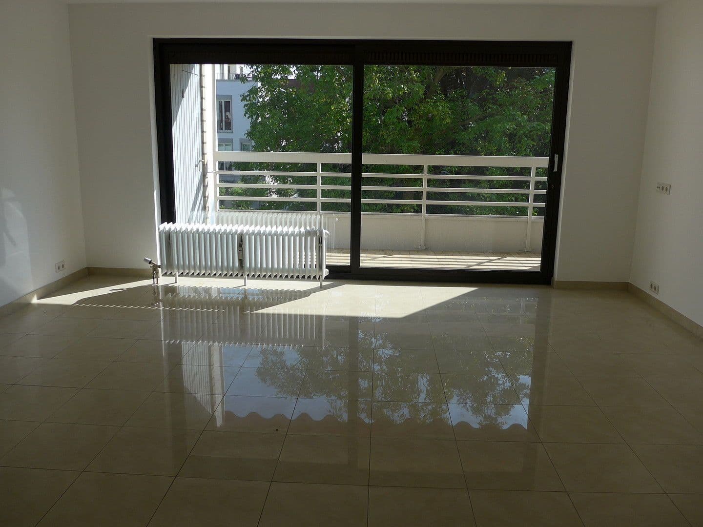 Prenájom bytu 2-izbový 60 m², Düsseldorf, Severné Porýnie - Westfálsko Prenájom bytu 2-izbový 60 m², Düsseldorf, Severné Porýnie - Westfálsko