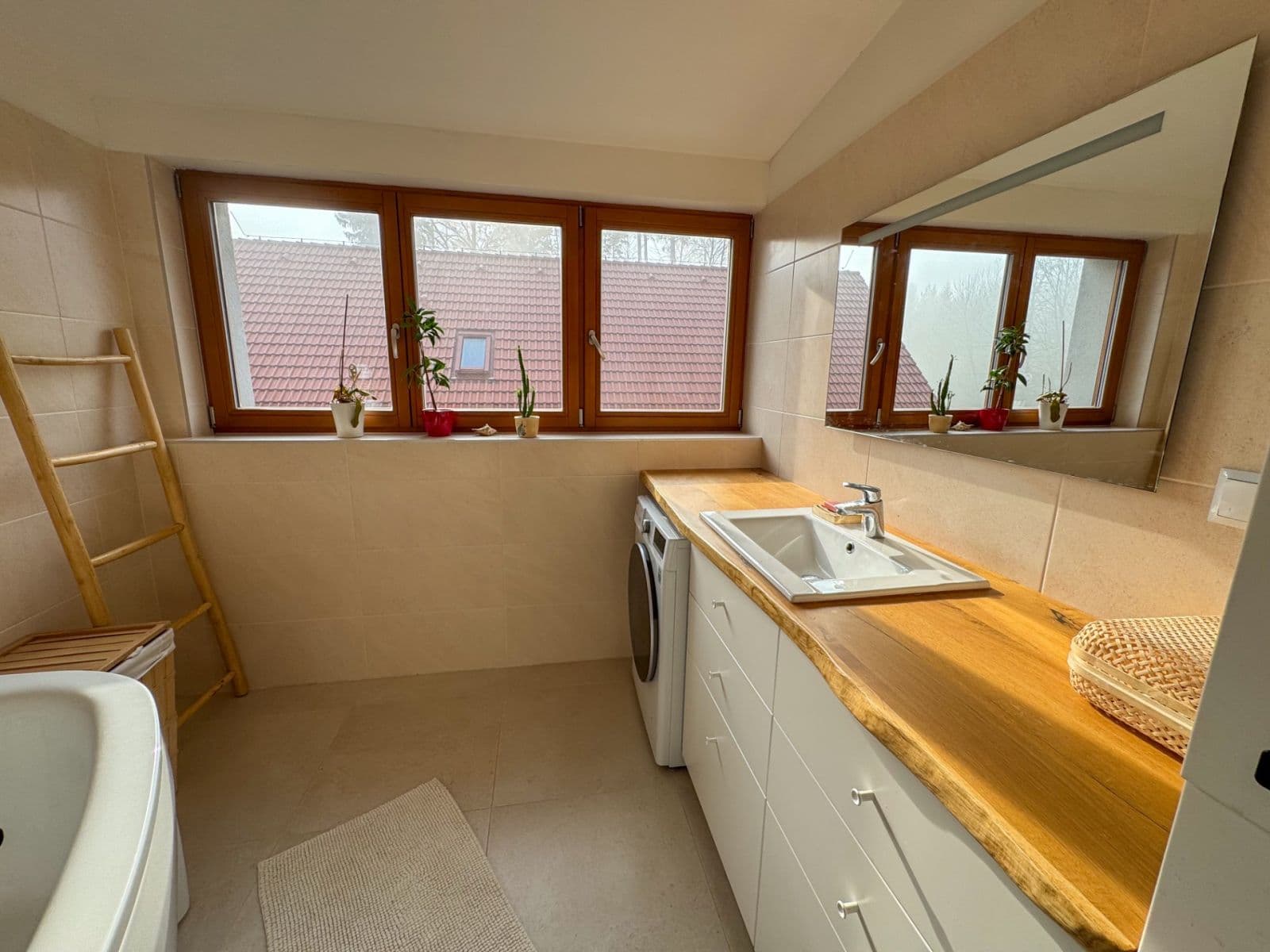 Prenájom domu 160 m², pozemek 926 m², Hradešín, Středočeský kraj Prenájom domu 160 m², pozemek 926 m², Hradešín, Středočeský kraj